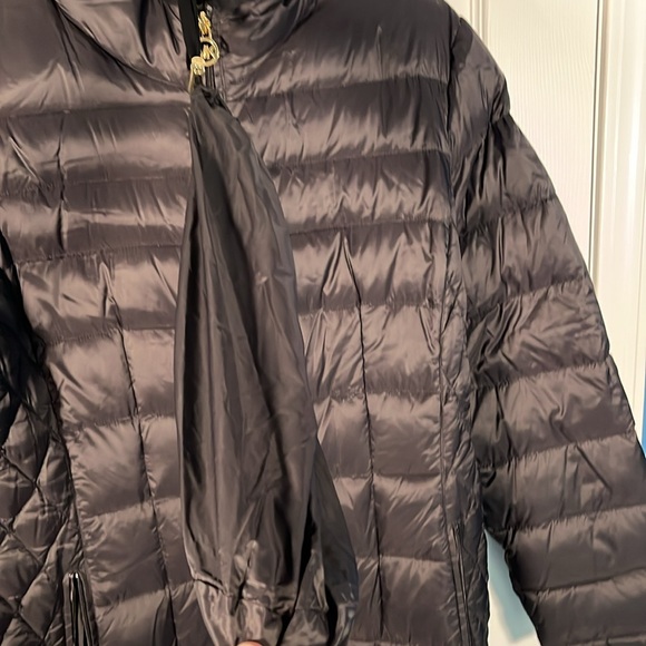Michael Kors NWOT three-quarter puffer jacket with storage bag black size large - Picture 4 of 9